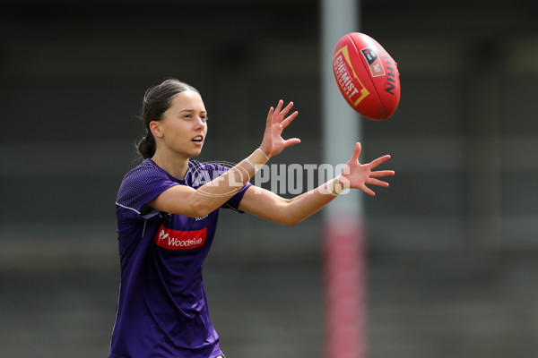 AFLW 2022 S7 Round 06 - Fremantle v Melbourne - 1015113