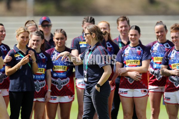 AFLW 2022 S7 Round 06 - Fremantle v Melbourne - 1015134