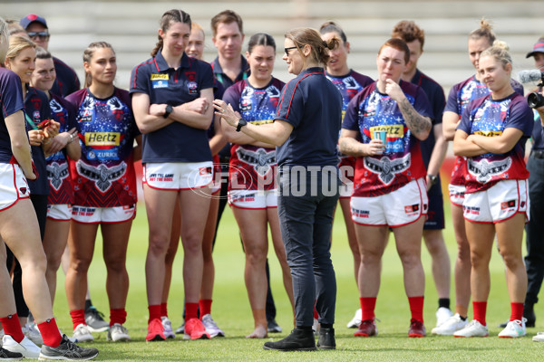 AFLW 2022 S7 Round 06 - Fremantle v Melbourne - 1015133
