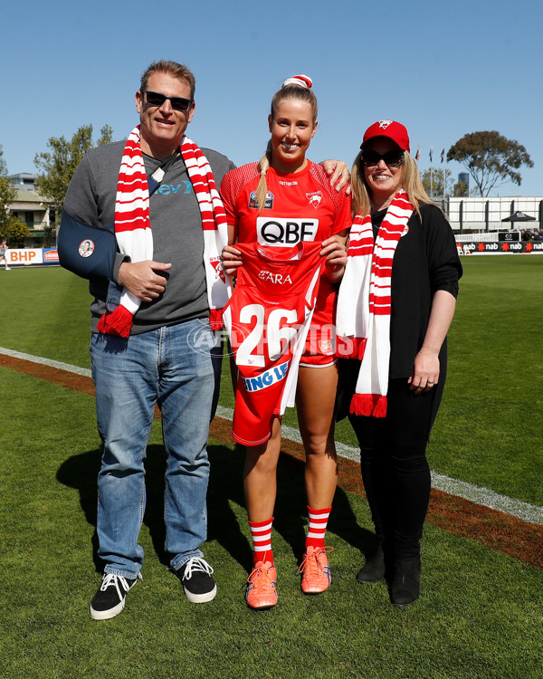 AFLW 2022 S7 Round 06 - North Melbourne v Sydney - 1015255