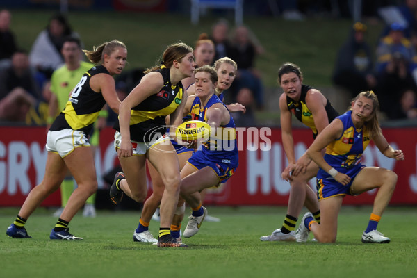 AFLW 2022 S7 Round 07 - West Coast v Richmond - 1015853