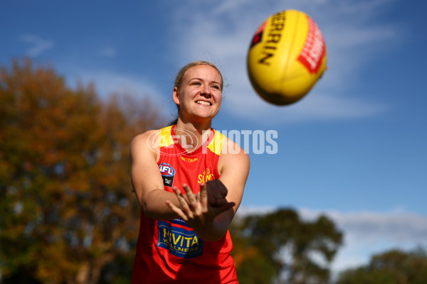 AFLW 2022 Training - Gold Coast 111022 - 1017004