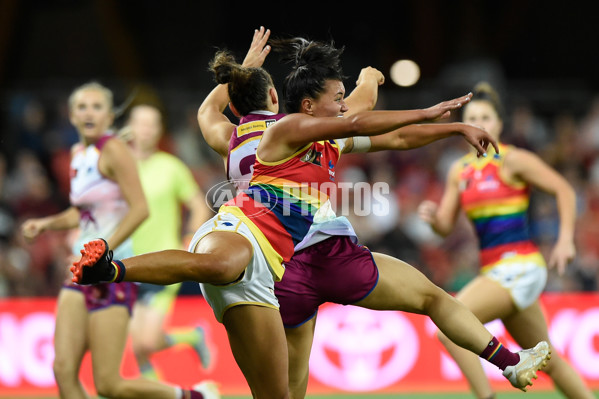 AFLW 2022 S7 Round 08 - Brisbane v Adelaide - 1017215