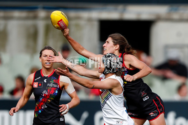 AFLW 2022 S7 Round 08 - Essendon v Sydney - 1017557