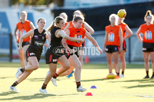 AFLW 2022 S7 Training - St Kilda 191022 - 1018229