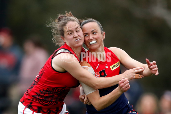 AFLW 2022 S7 Round 09 - Melbourne v Essendon - 1019139