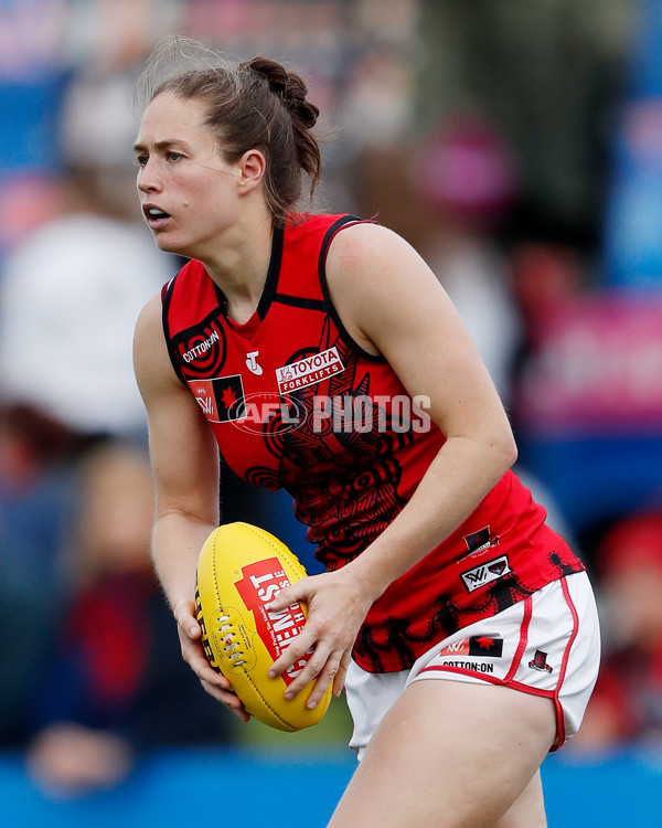 AFLW 2022 S7 Round 09 - Melbourne v Essendon - 1019219