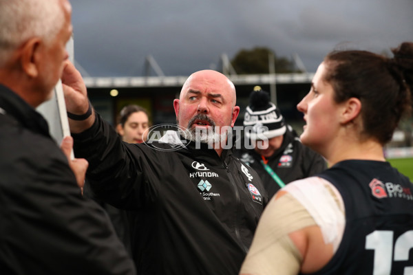 AFLW 2022 S7 Round 10 - Carlton v Western Bulldogs - 1019559