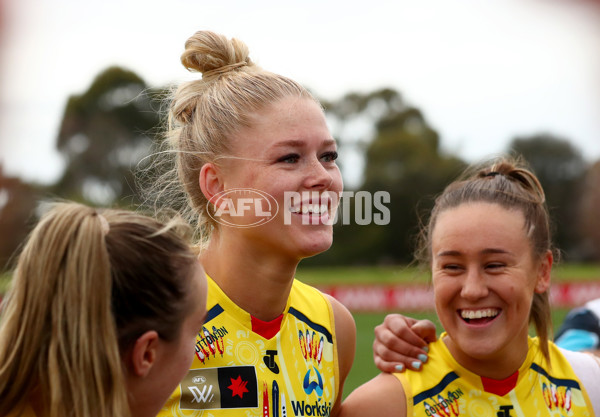 AFLW 2022 S7 Round 10 - St Kilda v Adelaide - 1019705