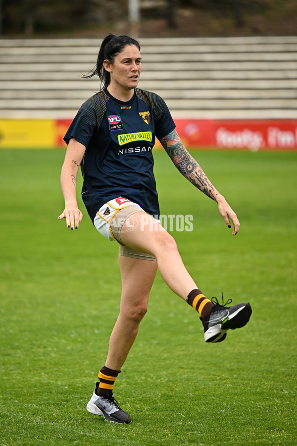 AFLW 2022 S7 Round 10 - Fremantle v Hawthorn - 1019756