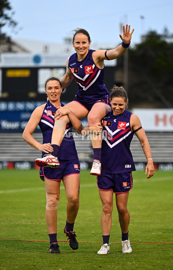 AFLW 2022 S7 Round 10 - Fremantle v Hawthorn - 1020036