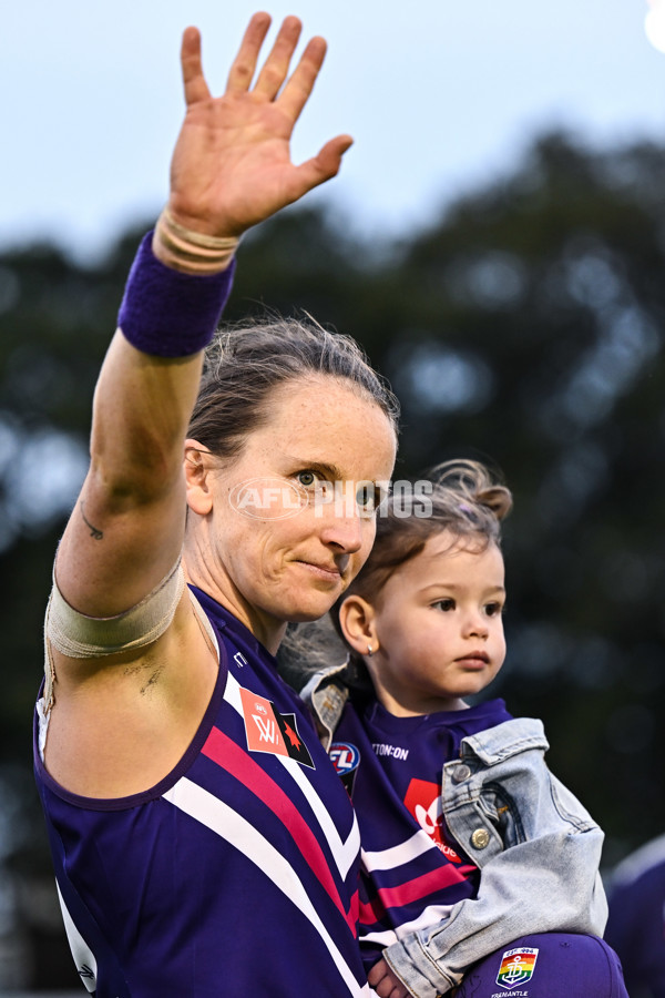 AFLW 2022 S7 Round 10 - Fremantle v Hawthorn - 1020041