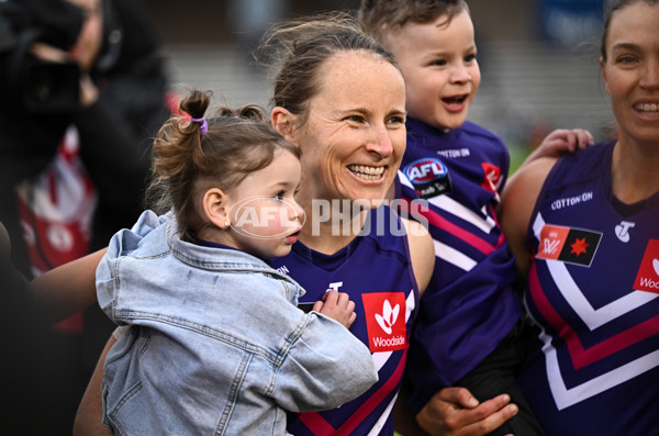 AFLW 2022 S7 Round 10 - Fremantle v Hawthorn - 1020033