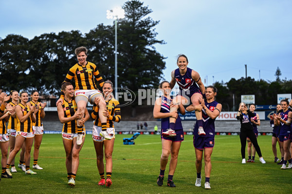 AFLW 2022 S7 Round 10 - Fremantle v Hawthorn - 1020044