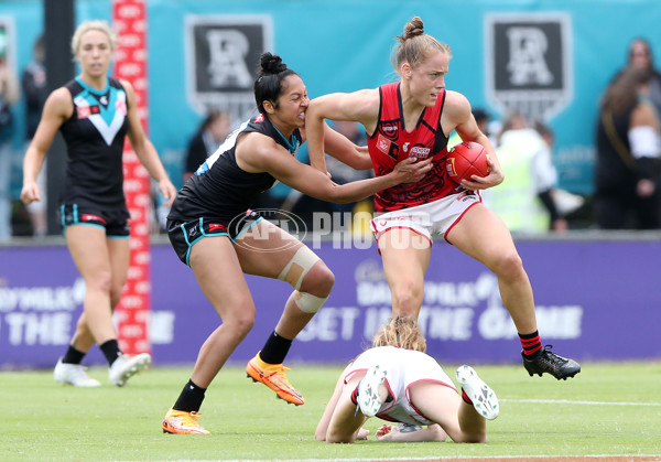 AFLW 2022 S7 Round 10 - Port Adelaide v Essendon - 1020336