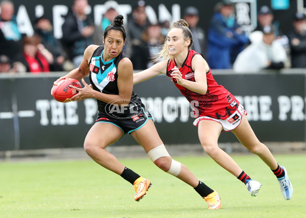 AFLW 2022 S7 Round 10 - Port Adelaide v Essendon - 1020332