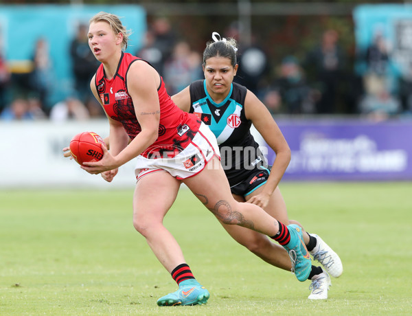 AFLW 2022 S7 Round 10 - Port Adelaide v Essendon - 1020347