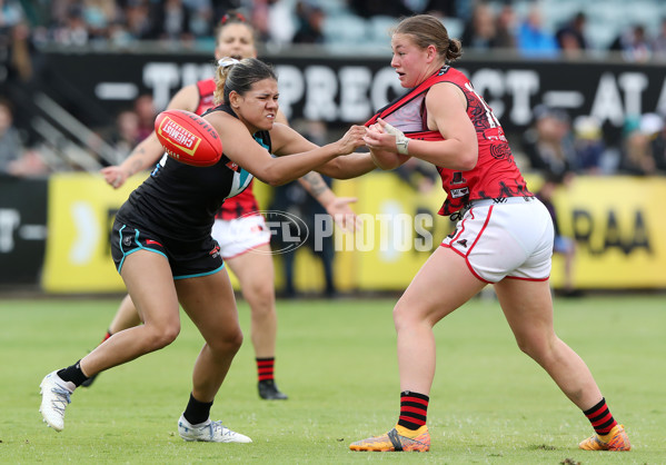 AFLW 2022 S7 Round 10 - Port Adelaide v Essendon - 1020354