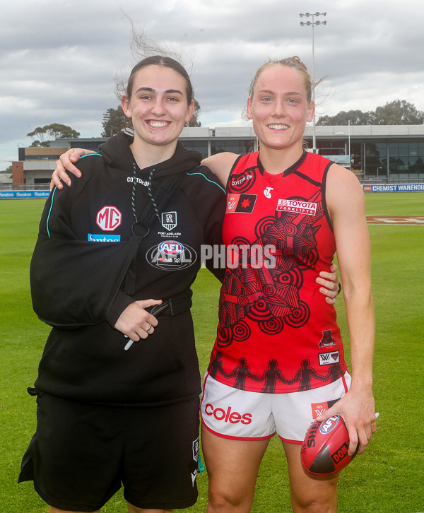 AFLW 2022 S7 Round 10 - Port Adelaide v Essendon - 1020367