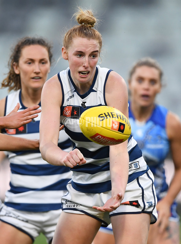 AFLW 2022 S7 First Elimination Final - Geelong v North Melbourne - 1021014