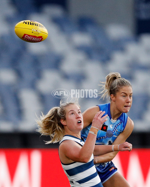 AFLW 2022 S7 First Elimination Final - Geelong v North Melbourne - 1021012