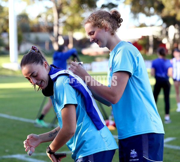 AFLW 2022 S7 Training - North Melbourne 171122 - 1022902