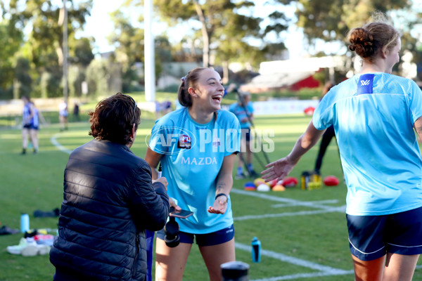 AFLW 2022 S7 Training - North Melbourne 171122 - 1022905