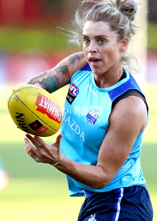 AFLW 2022 S7 Training - North Melbourne 171122 - 1022931