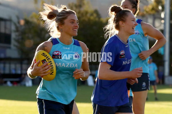 AFLW 2022 S7 Training - North Melbourne 171122 - 1022946