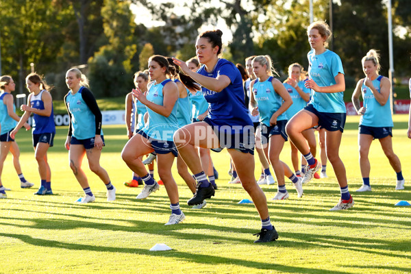 AFLW 2022 S7 Training - North Melbourne 171122 - 1022978