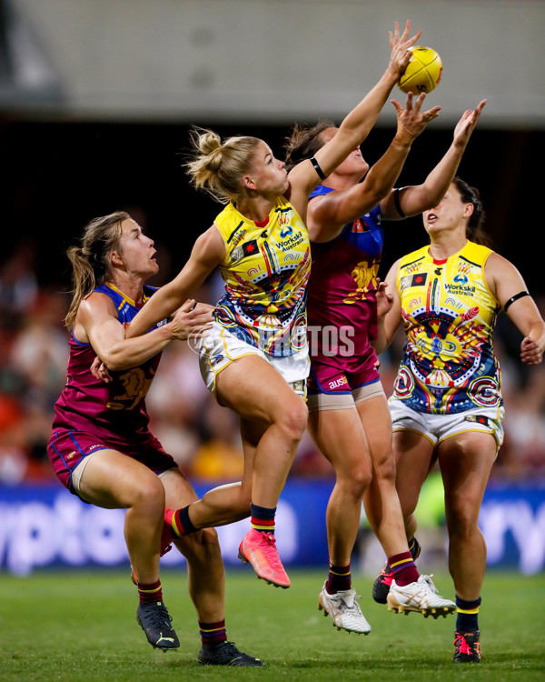 AFLW 2022 S7 First Preliminary Final - Brisbane v Adelaide - 1023114