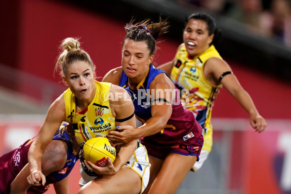 AFLW 2022 S7 First Preliminary Final - Brisbane v Adelaide - 1023253