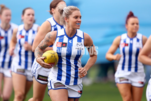 AFLW 2022 S7 Second Preliminary Final - Melbourne v North Melbourne - 1023291