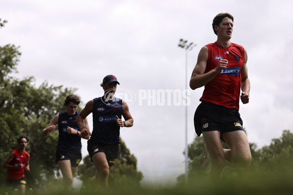 AFL 2022 Training - Melbourne 141222 - 1026040