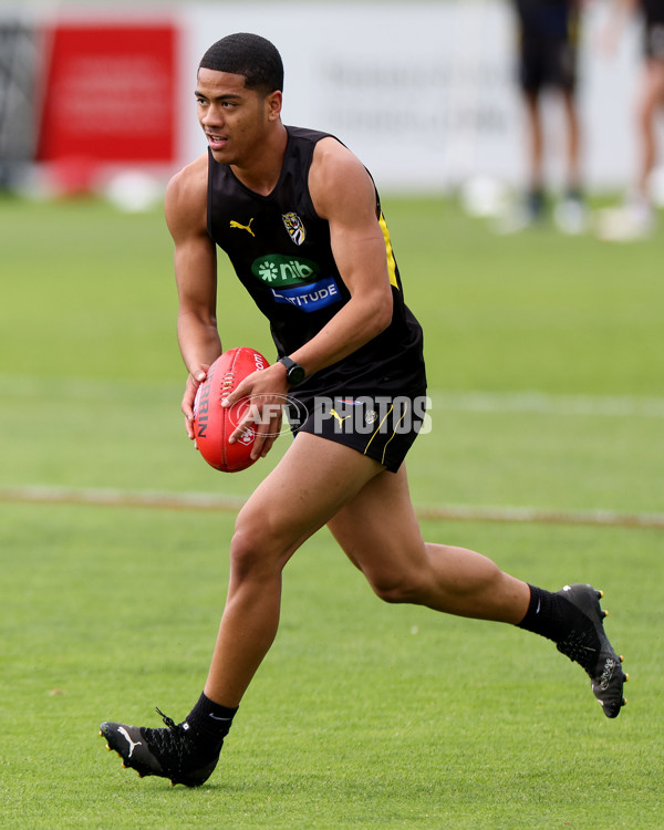 AFL 2022 Training - Richmond 151222 - 1026229