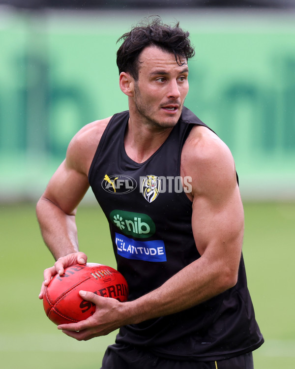 AFL 2022 Training - Richmond 151222 - 1026188