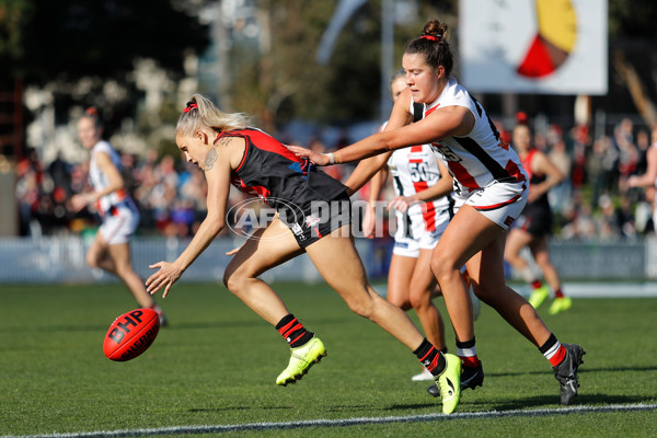 VFLW 2022 Grand Final - Essendon v Southern Saints - 970302