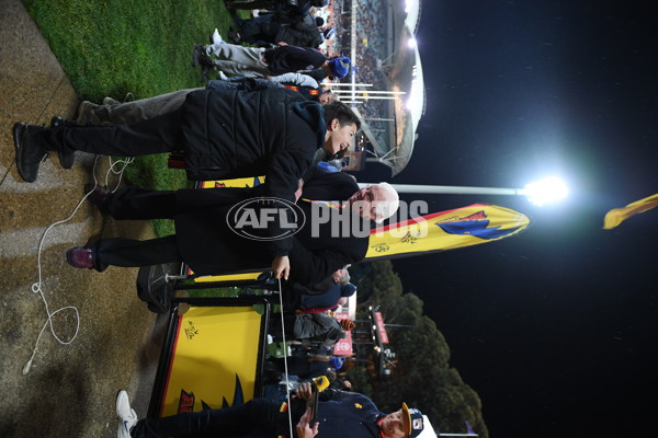 AFL 2022 Round 20 - Adelaide v Carlton - 983037