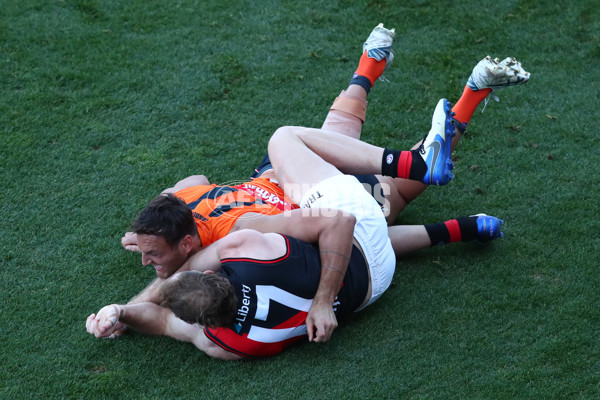 AFL 2022 Round 21 - GWS v Essendon - 985779