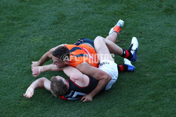 AFL 2022 Round 21 - GWS v Essendon - 985781