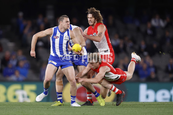 AFL 2022 Round 21 - North Melbourne v Sydney - 986971