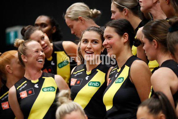 AFLW 2022 Media - Richmond Team Photo Day S7 - 988410