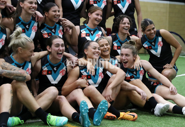 AFLW 2022 Media - Port Adelaide Team Photo Day S7 - 989415