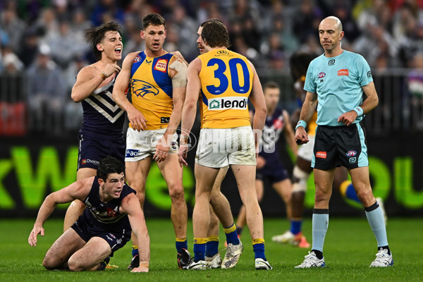 AFL 2022 Round 22 - Fremantle v West Coast - 991511