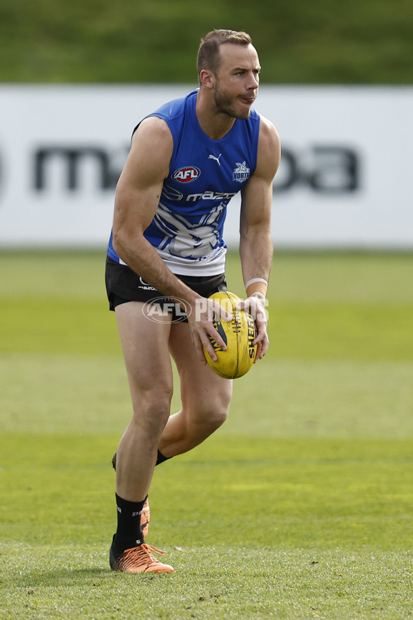 AFL 2022 Training - North Melbourne 170822 - 993684