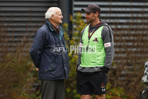 AFL 2022 Training - Essendon 180822 - 994284