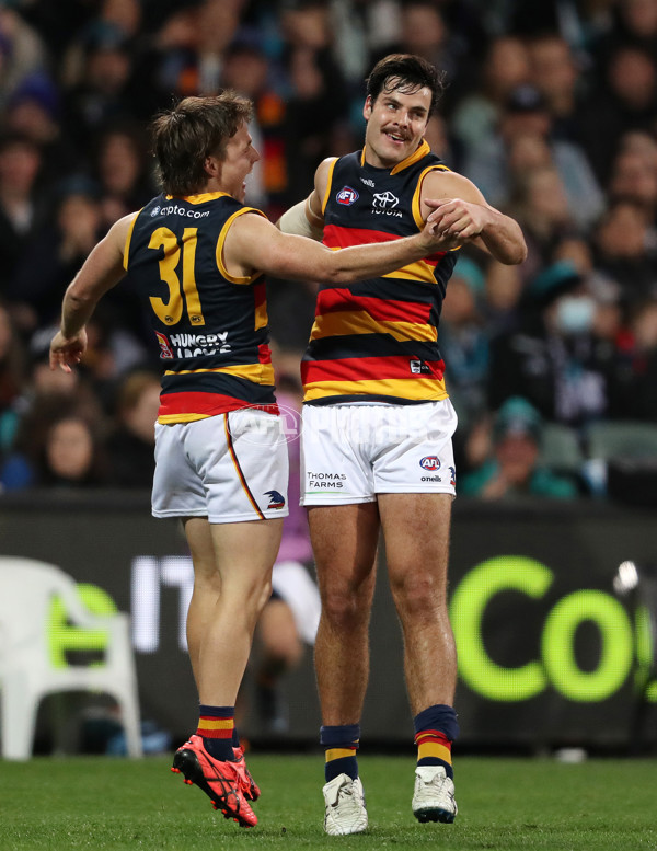 AFL 2022 Round 23 - Port Adelaide v Adelaide - 995990