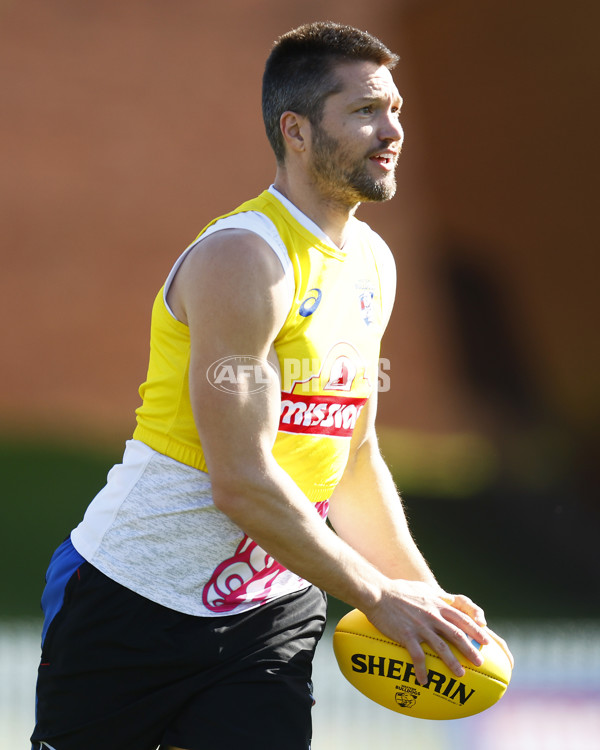 AFL 2022 Training - Western Bulldogs 310822 - 999732