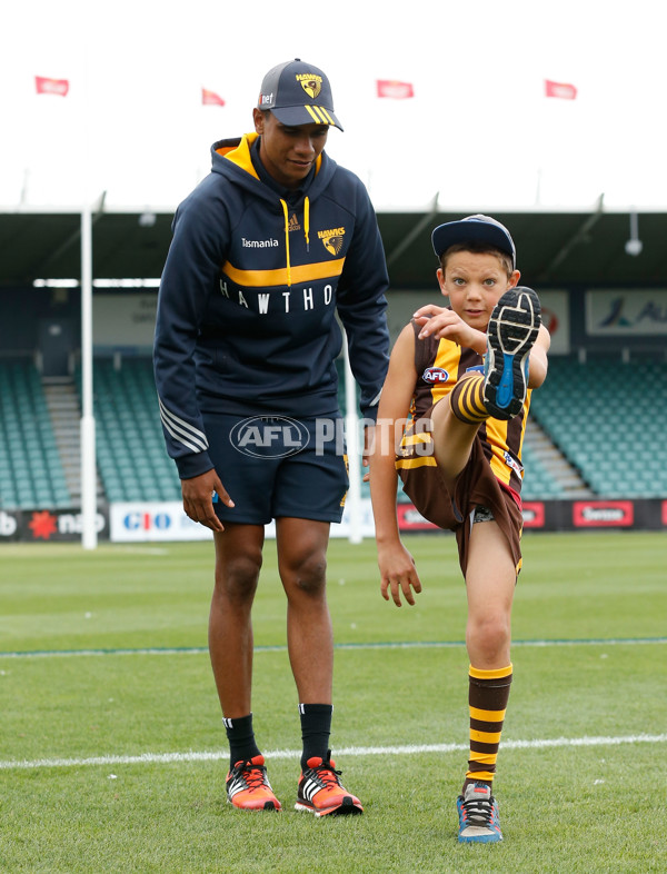 AFL 2015 Media - Hawthorn Community Camp Day 2 - 360496