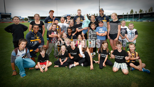 AFL 2015 Media - Hawthorn Community Camp Day 2 - 360513